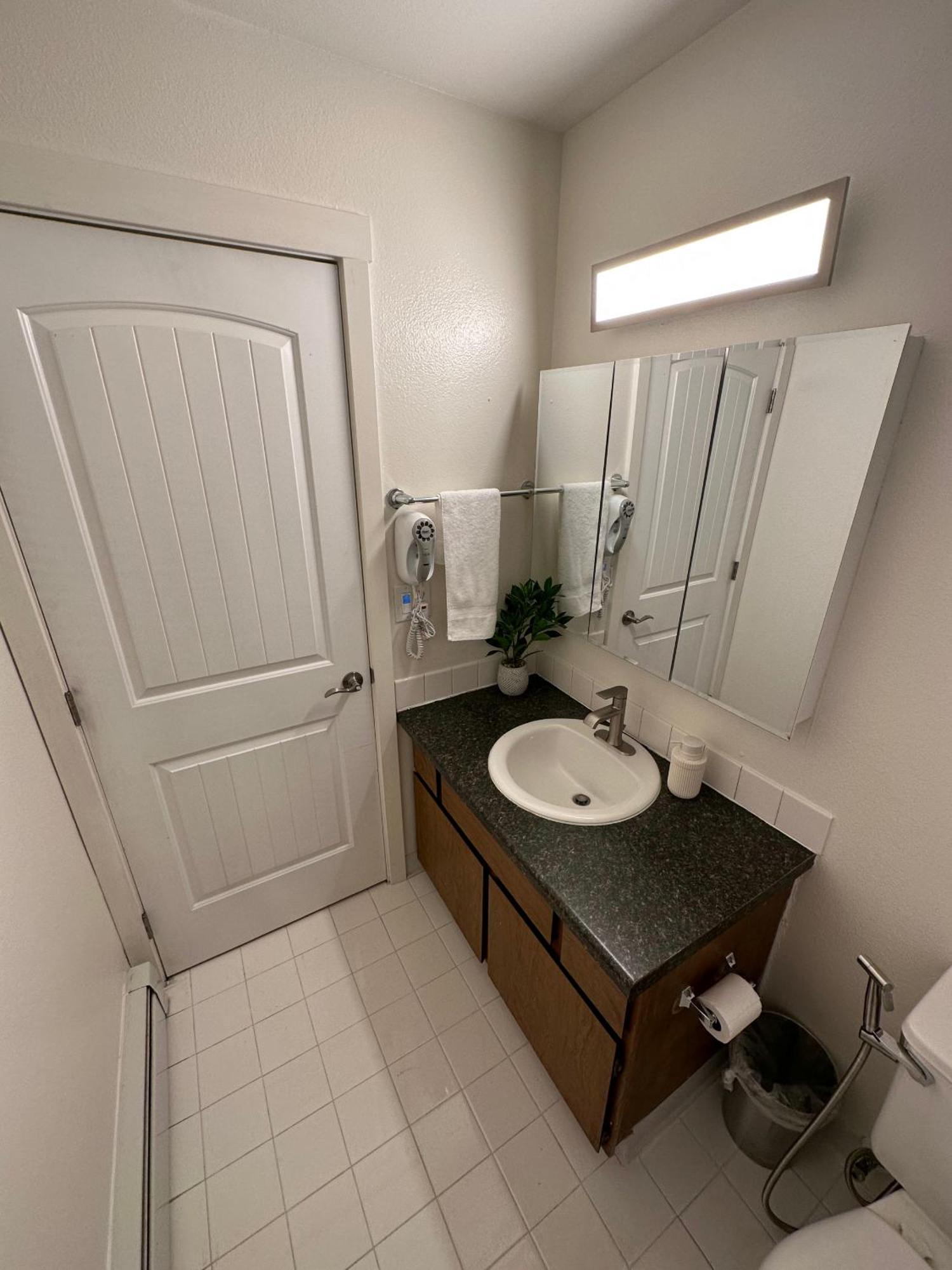 Stay Anchorage! Furnished Two Bedroom Apartments With High Speed Wifi Cameră foto